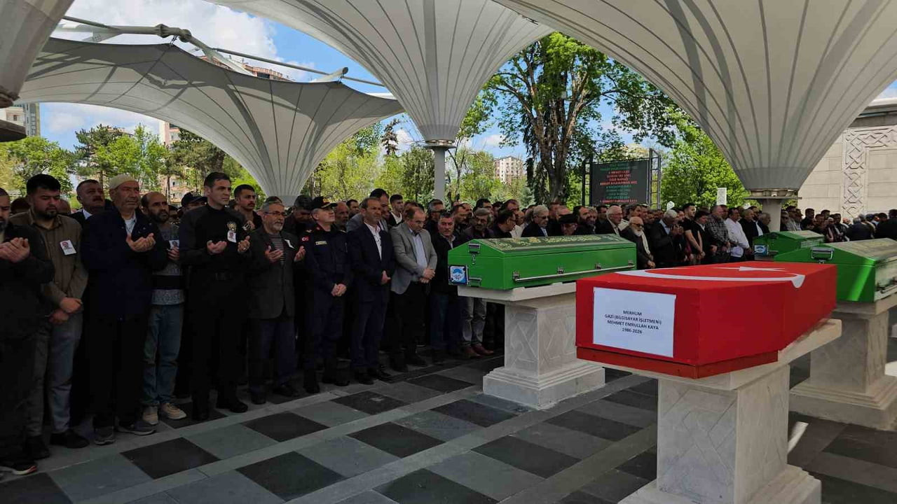 HAYATINI KAYBEDEN TERÖRLE MÜCADELE GAZİSİ POLİS MEHMET EMRULLAH KAYA SON YOLCULUĞUNA...