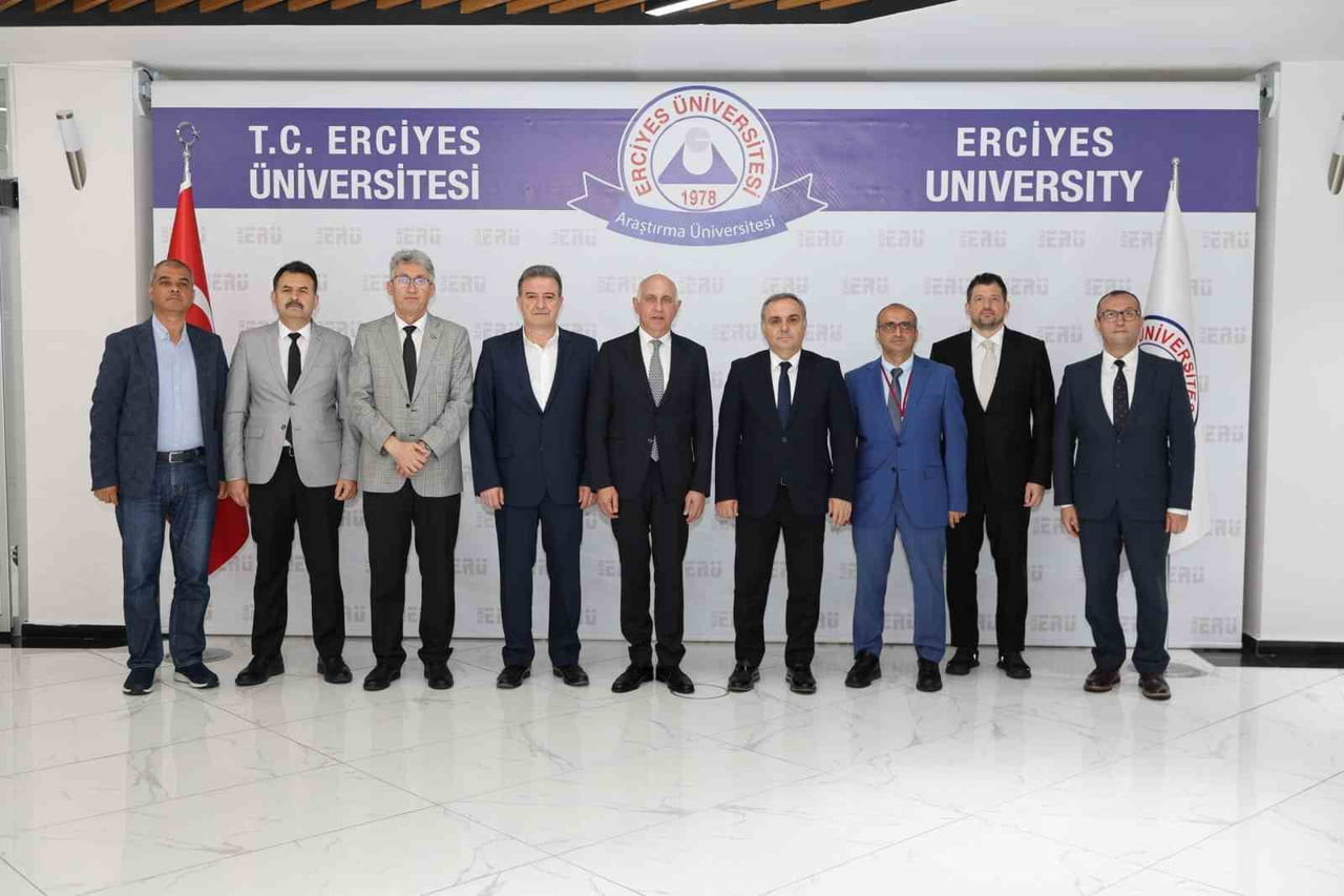 HAYIRSEVER İŞ İNSANI MERHUM ASIM KİBAR, ERCİYES ÜNİVERSİTESİ’NDE (ERÜ) ANILDI.