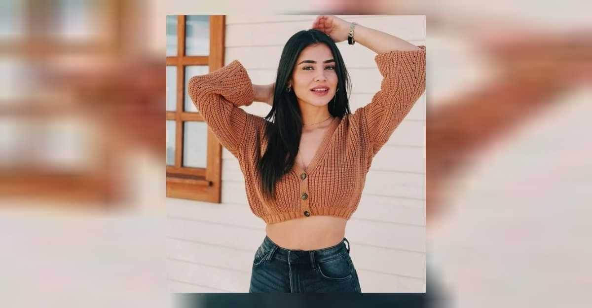 Hazal Çağlar tekne pozları