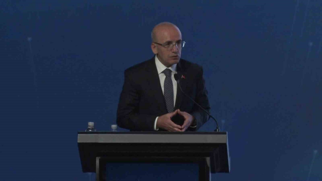HAZİNE VE MALİYE BAKANI MEHMET ŞİMŞEK, DÜN BAŞLAYAN 3’ÜNCÜ KÜRESEL İSLAMİ EKONOMİ ZİRVESİ’NİN...