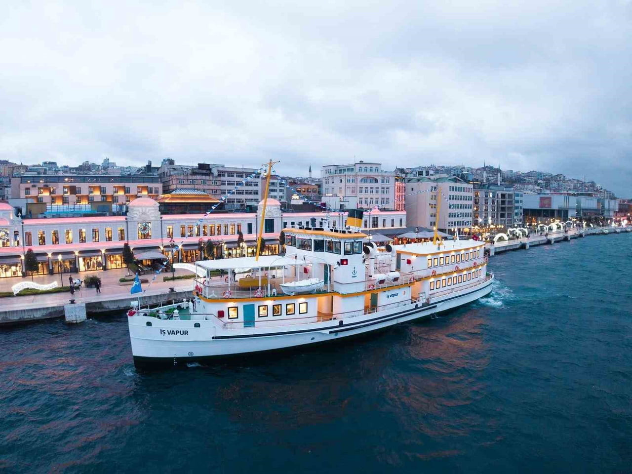 HAZİRAN AYINDA İŞ VAPUR, SANATIN FARKLI RENKLERİNİ KEŞFEDİLECEĞİ SEMİNERLERE VE ÇOCUKLARIN HAYAL...