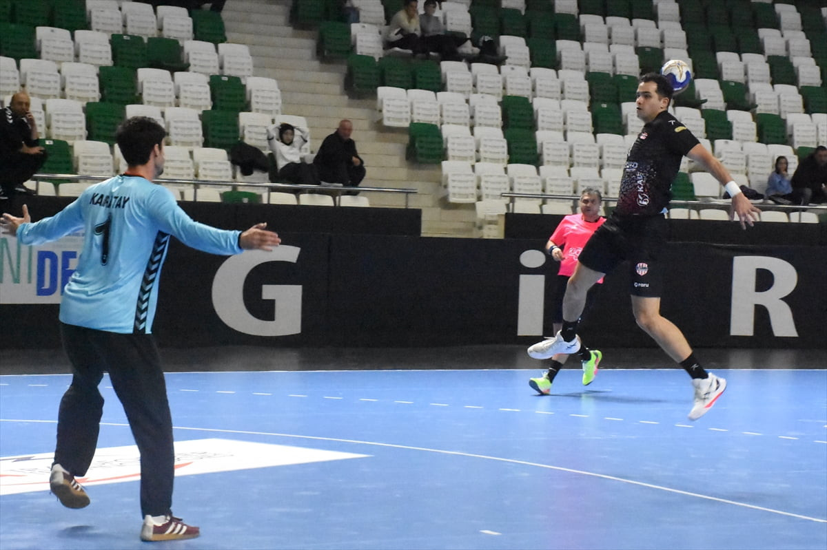 Hentbol Ardventure Erkekler Süper Lig'in 22. haftasında İstanbul Gençlik, deplasmanda Altınpost...