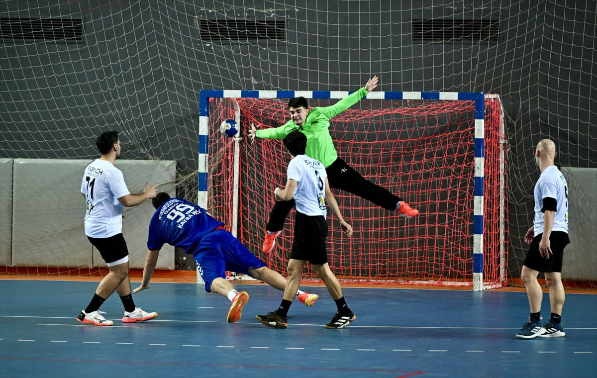 Hentbol Ardventure Erkekler Süper Lig'in 26. haftasında Trabzon Büyükşehir Belediyespor, sahasında...