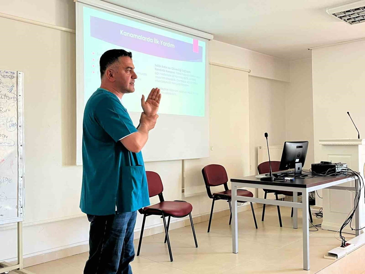 HER YIL TÜRKİYE’NİN ÇEŞİTLİ BÖLGELERİNDE YAŞANAN ORMAN YANGINLARI NEDENİYLE ZARAR GÖREN HAYVANLARA...