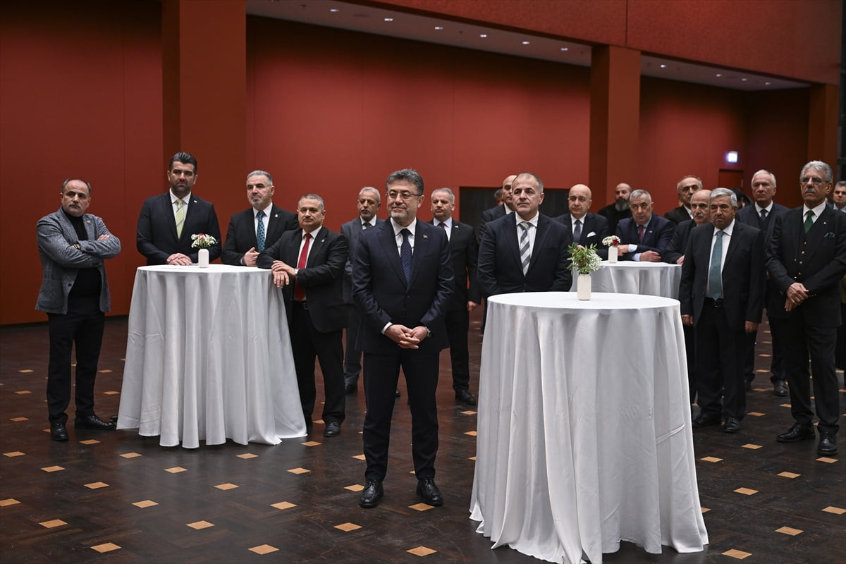 Her yıl Uluslararası Yeşil Hafta Fuarı kapsamında düzenlenen Dünya Gıda ve Tarım Forumu'nun en...