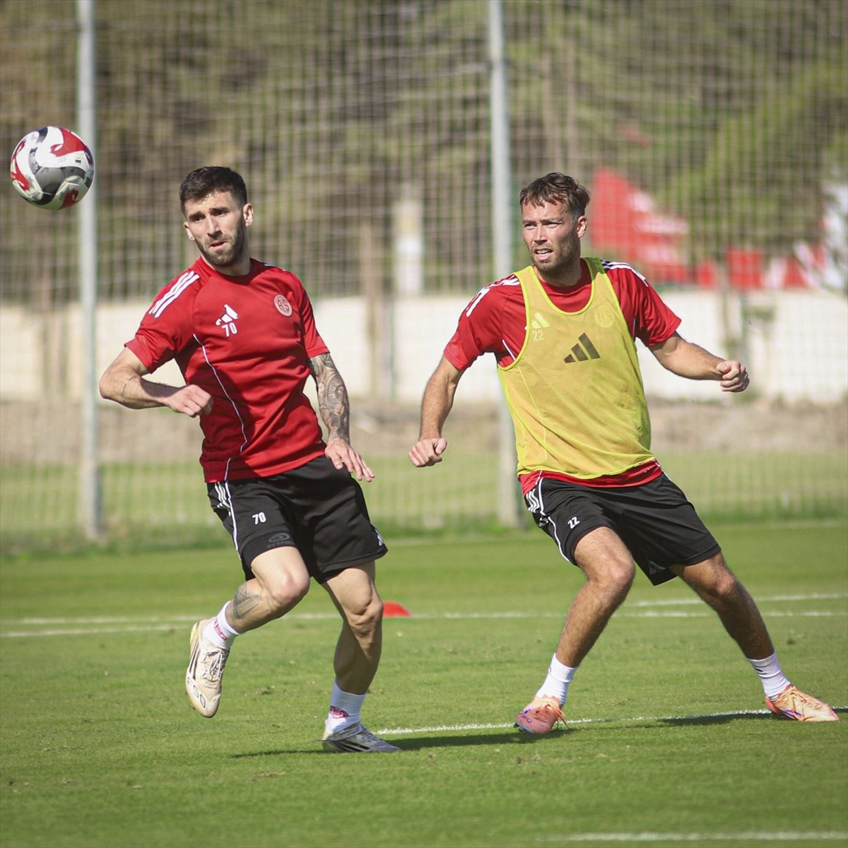 Hesap.com Antalyaspor, Trendyol Süper Lig'in 12. haftasında Beşiktaş ile yapacağı maçın...