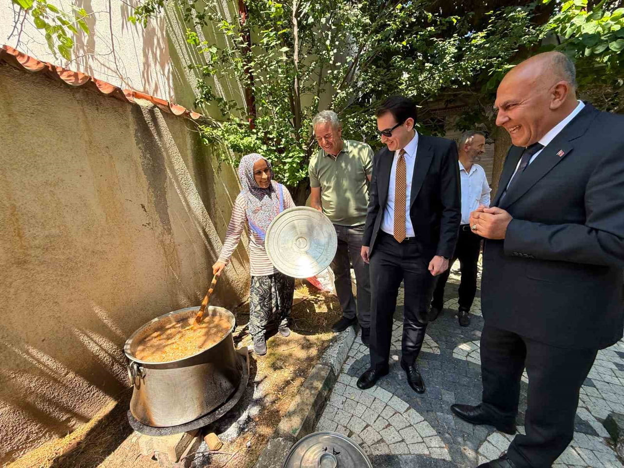 HİSARCIK ŞEHİTLER MAHALLESİ’NDE GÖZLEME HAYRI VE AŞURE İKRAMI