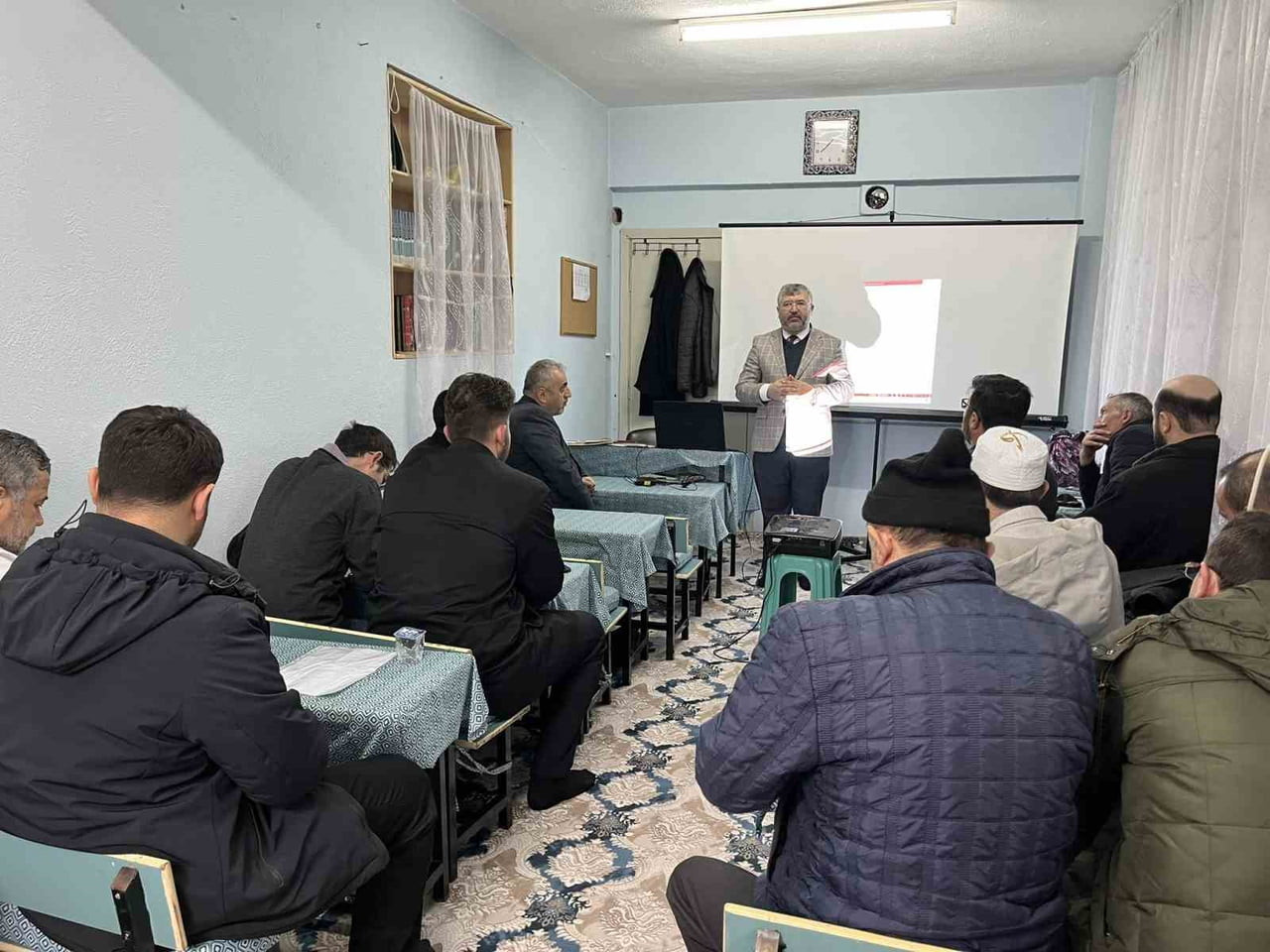 HİSARCIK’TA DİN GÖREVLİLERİNE "VAAZ BECERİLERİNİ GELİŞTİRME" KONULU EĞİTİM