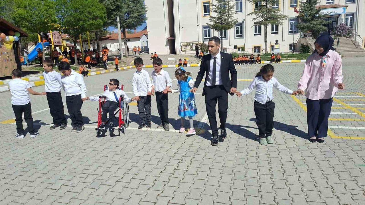 HİSARCIK’TA ENGELSİZ FARKINDALIK ŞENLİĞİ