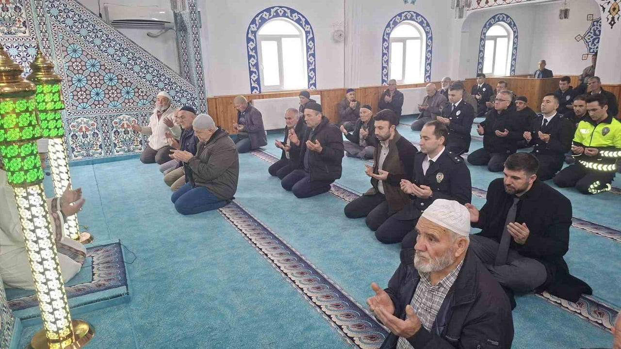 HİSARCIK’TA ŞEHİT POLİSLER İÇİN MEVLİT OKUTULDU