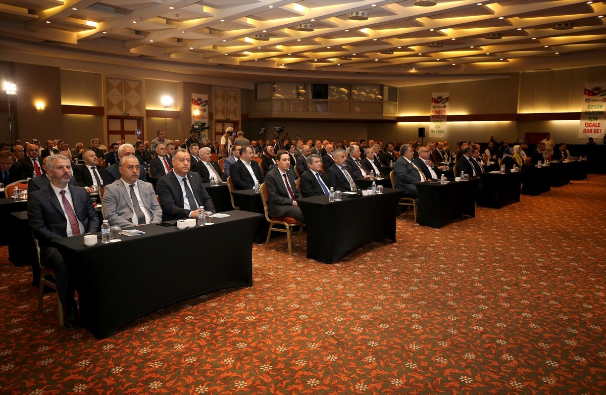 Hizmet-İş'in Genişletilmiş Başkanlar Kurulu Toplantısı, Antalya'nın Manavgat ilçesinde bir otelde...