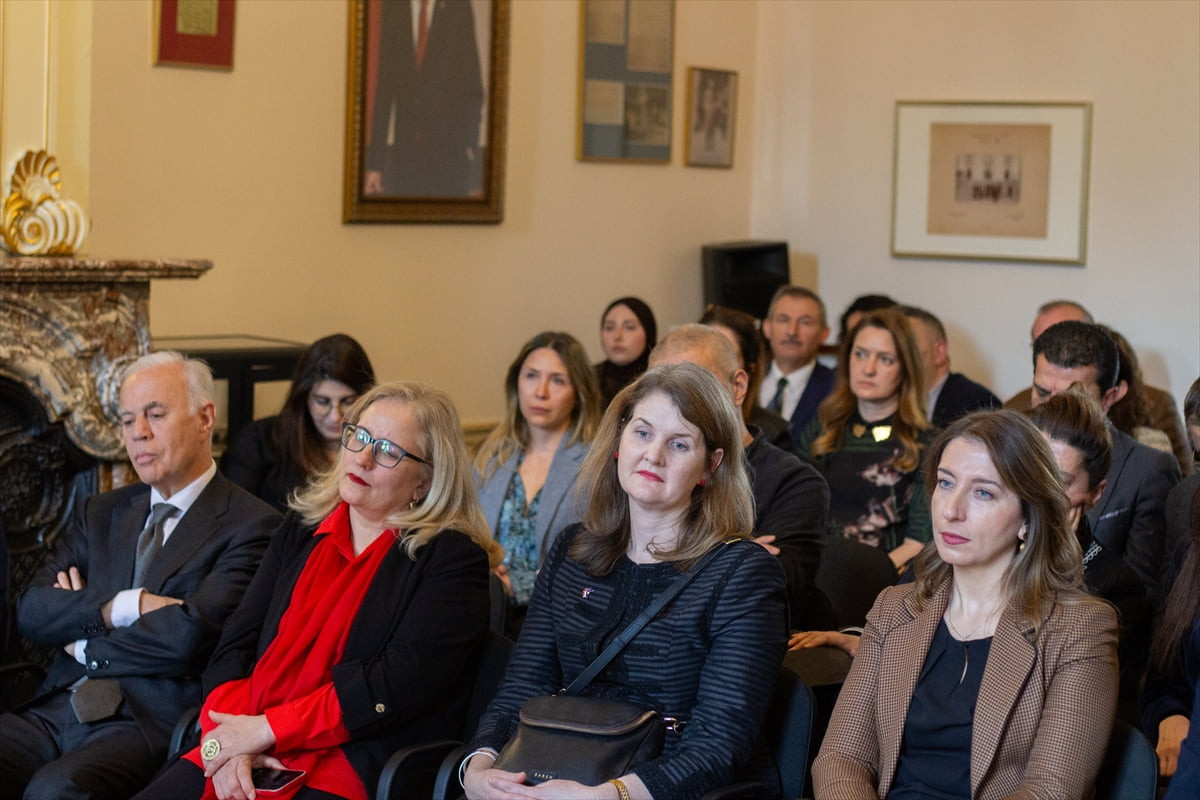 Hollanda'da, 18 Mart Şehitleri Anma Günü ve Çanakkale Deniz Zaferi'nin 111. yıl dönümü vesilesiyle...
