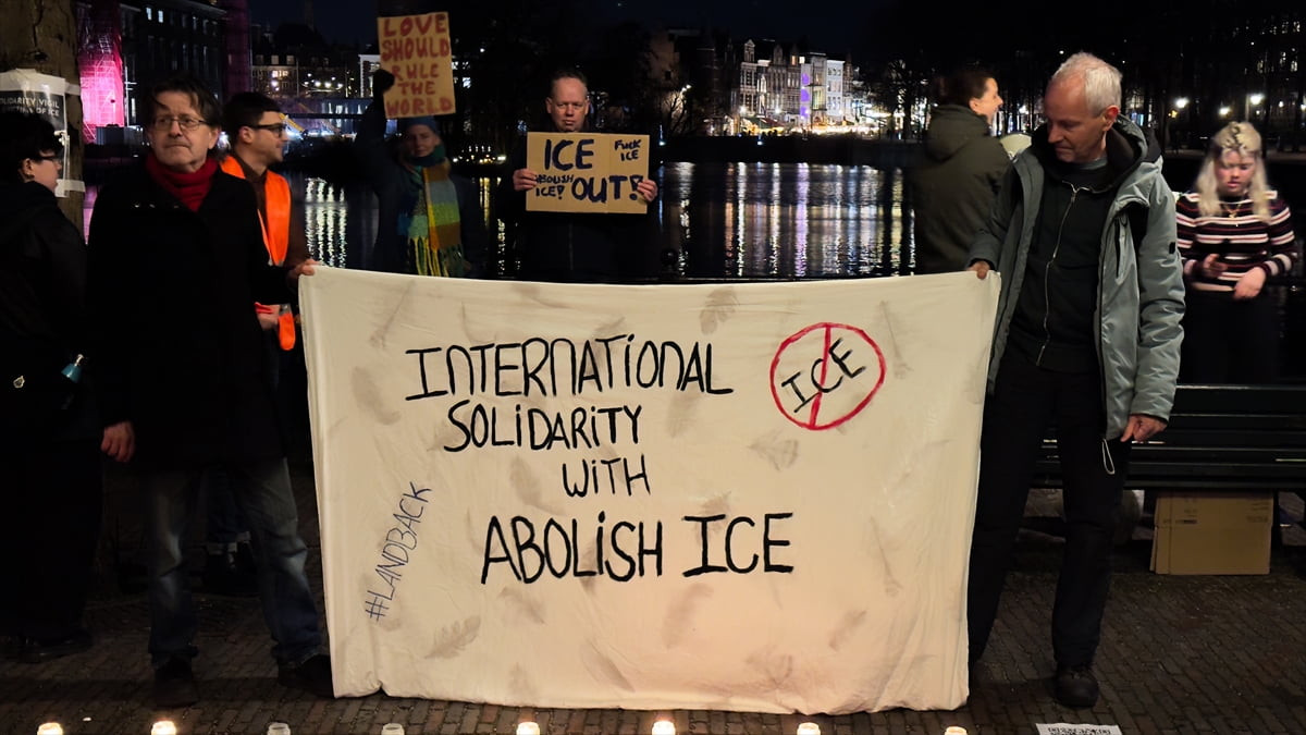 Hollanda'da, ABD'nin Minnesota eyaletinde Göçmenlik ve Gümrük Muhafaza (ICE) görevlilerinin Renee...