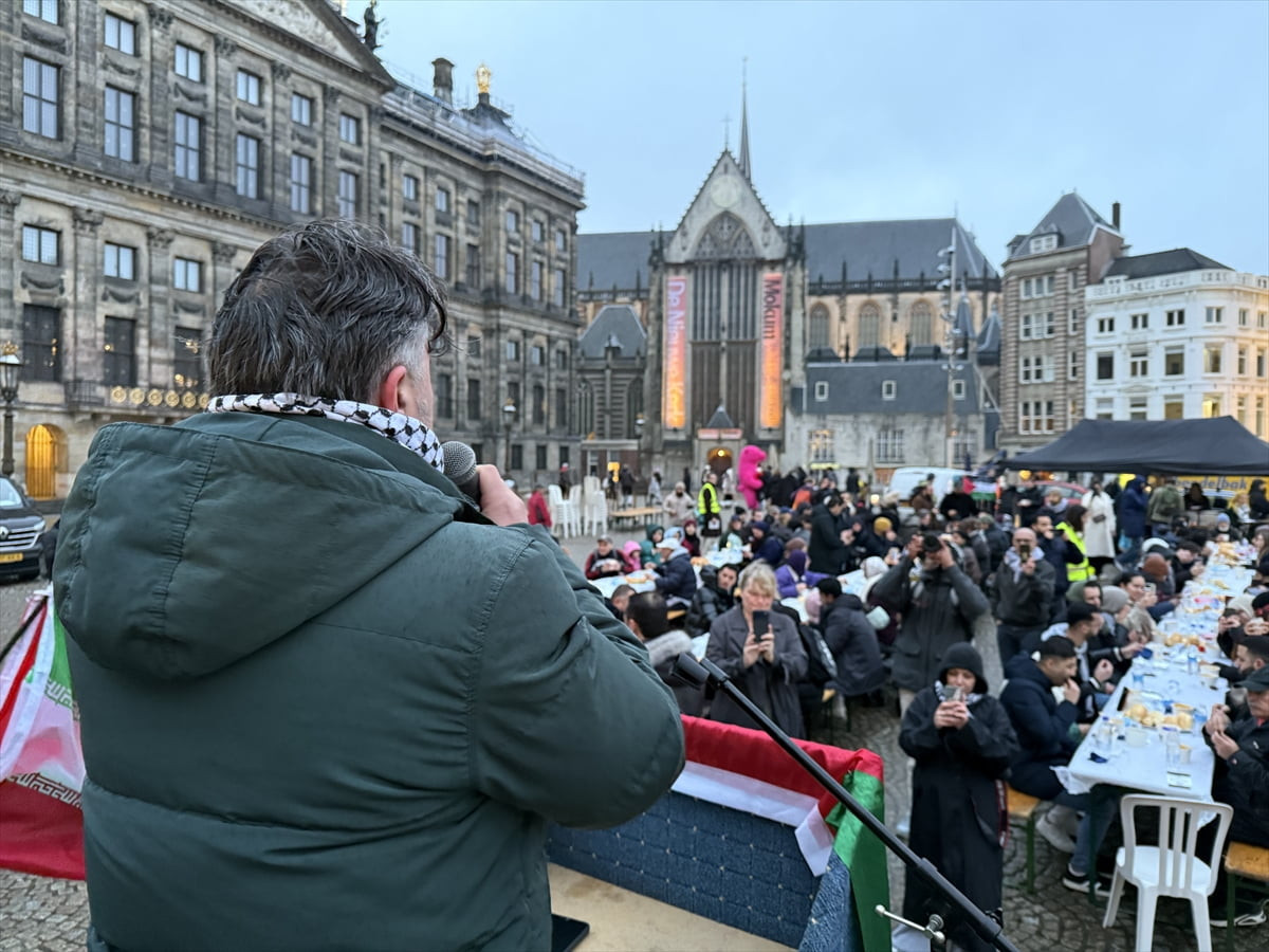 Hollanda'nın başkenti Amsterdam'da Filistin Hollanda Dayanışma Platformu bünyesindeki topluluklar...