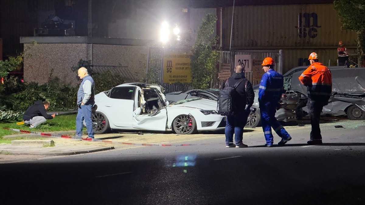 Hollanda’da saatteki hızı 100 kilometreyi bulan rüzgarların görüldüğü fırtına nedeniyle sarı alarm...