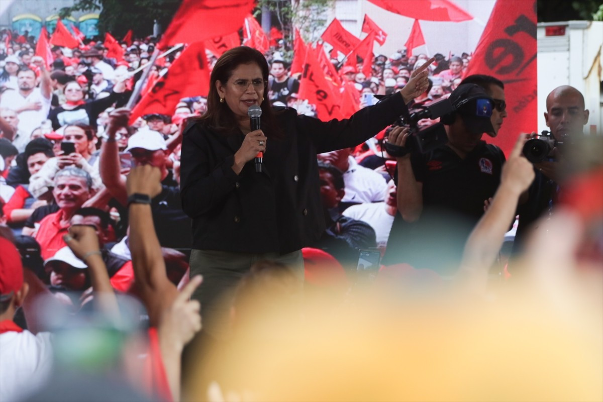 Honduras Devlet Başkanı Xiomara Castro, genel seçimlerin üzerinden iki hafta geçmesine rağmen...