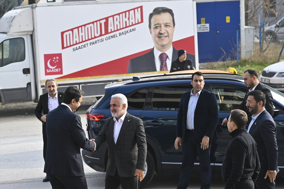HÜDA PAR Genel Başkanı Zekeriya Yapıcıoğlu, Saadet Partisi Genel Başkanı Mahmut Arıkan'ı ziyaret...