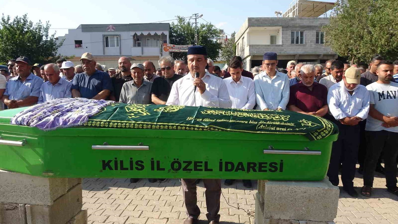 HÜLYA ESER'İN CENAZESİ, BUGÜN KİLİS'İN KARAKOYUNLU KÖYÜNDE KILINAN CENAZE NAMAZININ ARDINDAN...
