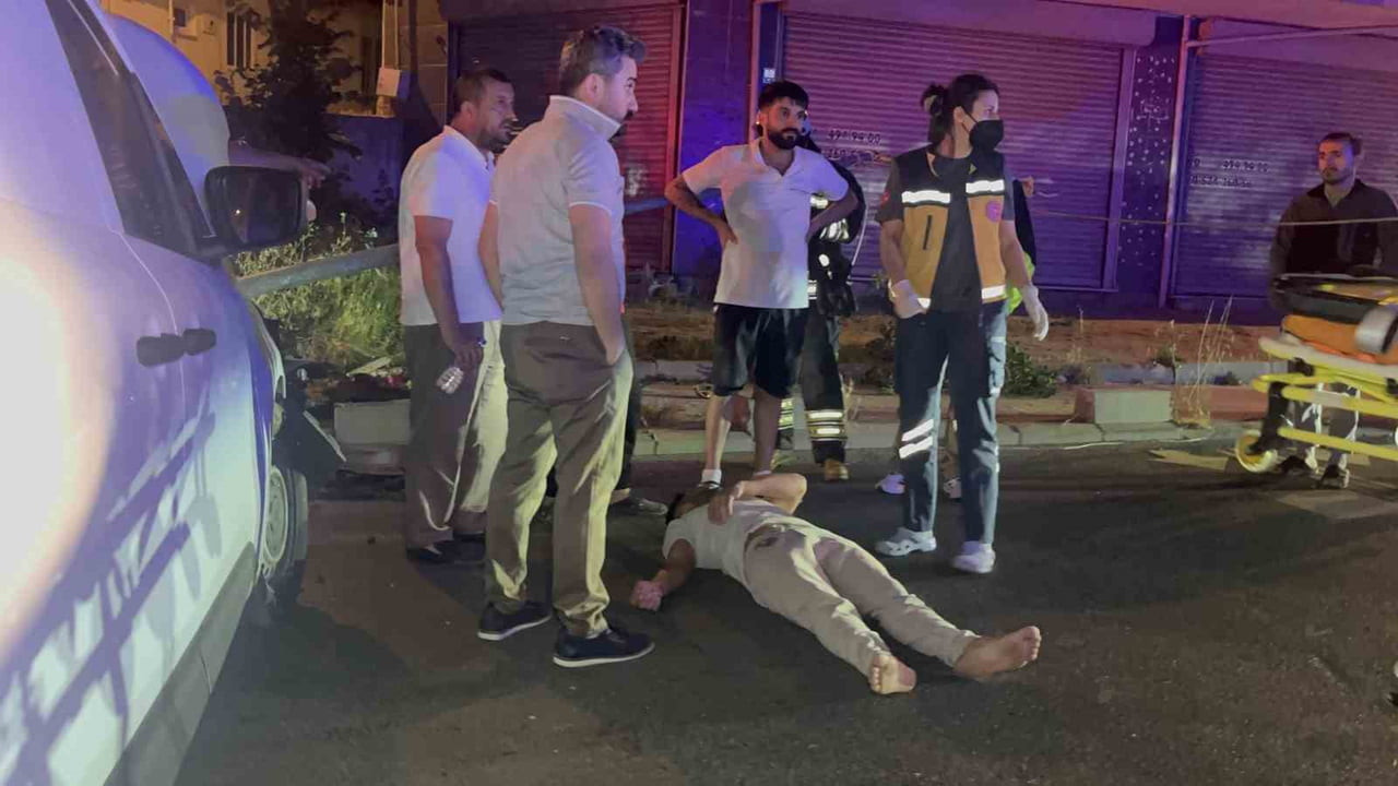 HURDAYA DÖNEN ARACIN SÜRÜCÜSÜ YARALANDI.