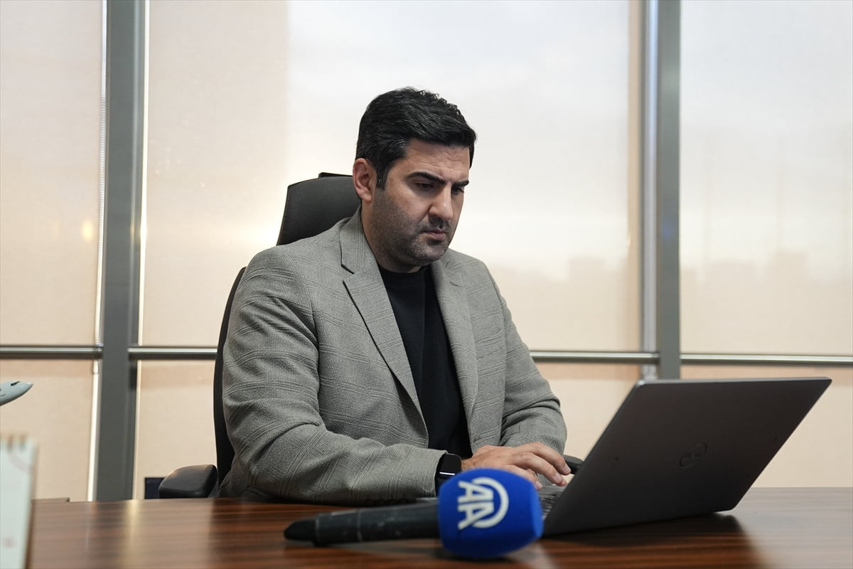 Hürriyet.com.tr Yayın Yönetmeni Erdinç Şahin, Anadolu Ajansının (AA) gözünden 2025'e damga vuran...