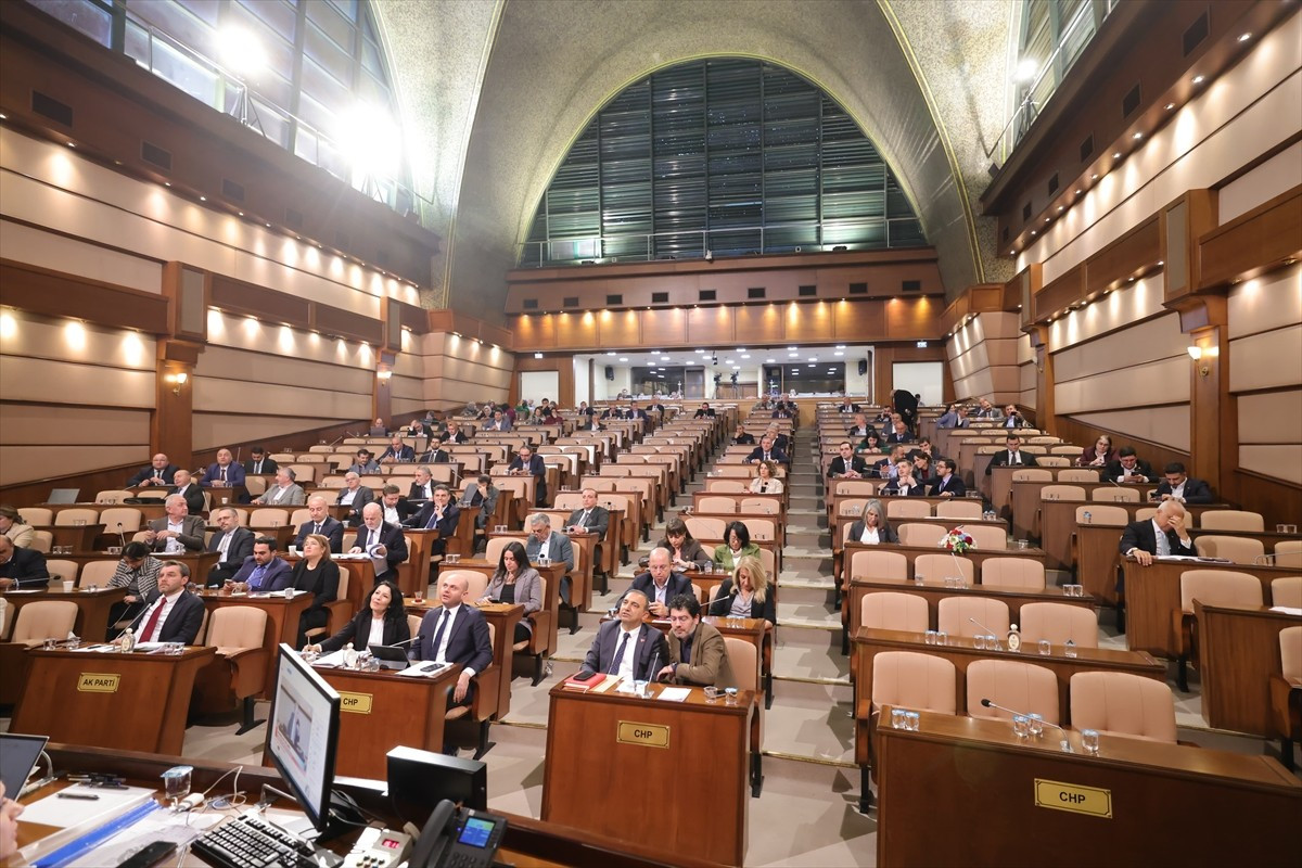 İBB Meclisi aralık ayı toplantılarının ikinci oturumu, Meclis 2. Başkanvekili Gökhan Gümüşdağ...