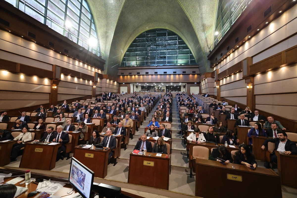 İBB Meclisi mart ayı toplantılarının ikinci oturumu, Meclis 2. Başkanvekili Gökhan Gümüşdağ'ın...