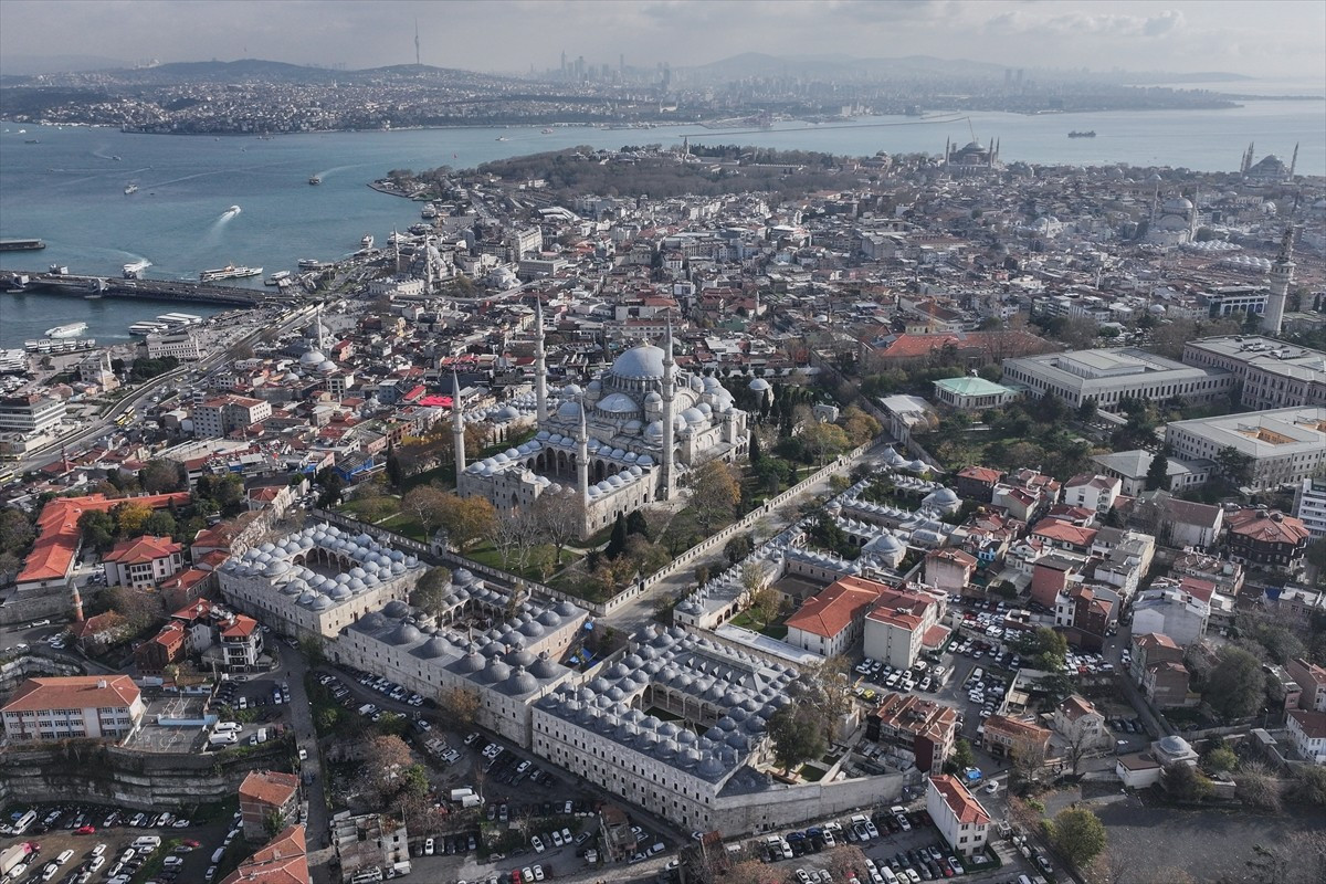 İbn Haldun Üniversitesi, 2018'de kurulan Psikoterapi Uygulama ve Araştırma Merkezi (İPAM)...