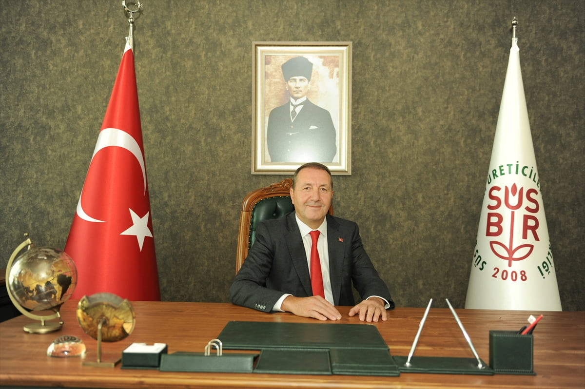 İç ve Dış Mekan Peyzaj Bitkileri Üreticileri Birliği (SÜSBİR) Yönetim Kurulu Başkanı Ahmet Dündar...