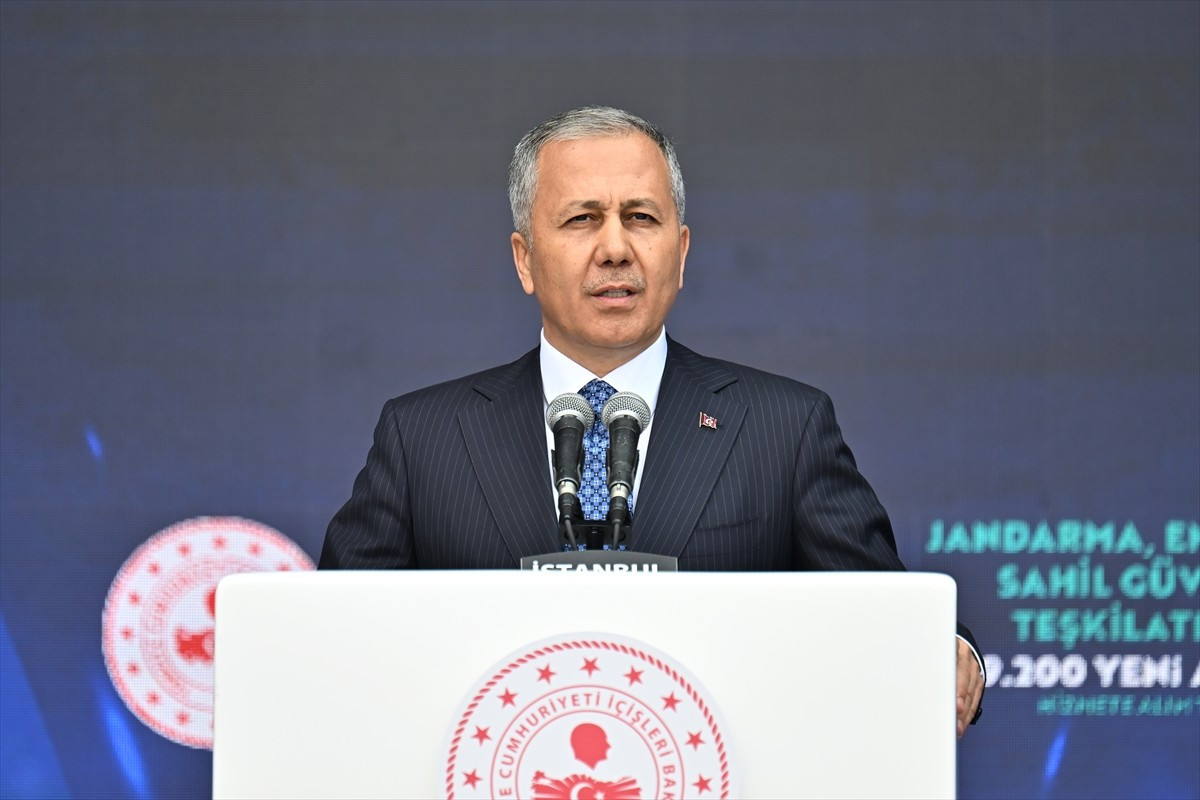 İçişleri Bakanı Ali Yerlikaya, İstanbul Atatürk Havalimanı'nda Jandarma, Emniyet ve Sahil Güvenlik...