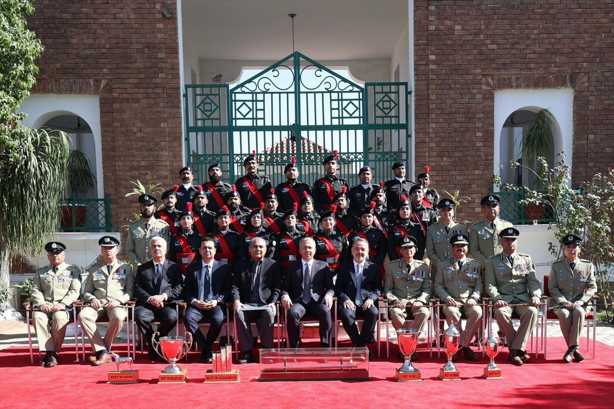 İçişleri Bakanı Ali Yerlikaya, Pakistan Ulusal Polis Akademisi mezuniyet törenine katıldı.
