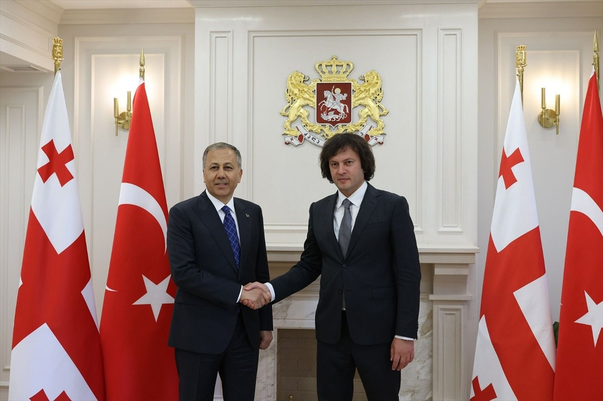 İçişleri Bakanı Ali Yerlikaya (solda), Gürcistan temasları kapsamında Tiflis'te, Gürcistan...
