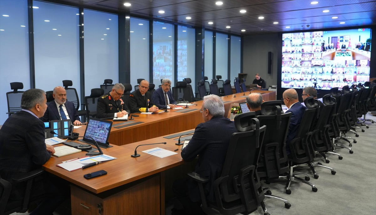 İçişleri Bakanı Ali Yerlikaya'nın başkanlığında düzenlenen "Koordinasyon Toplantısı"nda, Terörsüz...