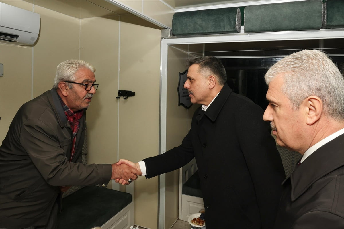 İçişleri Bakanı Mustafa Çiftçi, Ağrı'nın Doğubayazıt ilçesinde askeri araç kazasında şehit olan...