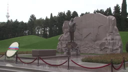 İçişleri Bakanı Mustafa Çiftçi, Azerbaycan’da Haydar Aliyev'in mezarını, Azerbaycan ve Türk...