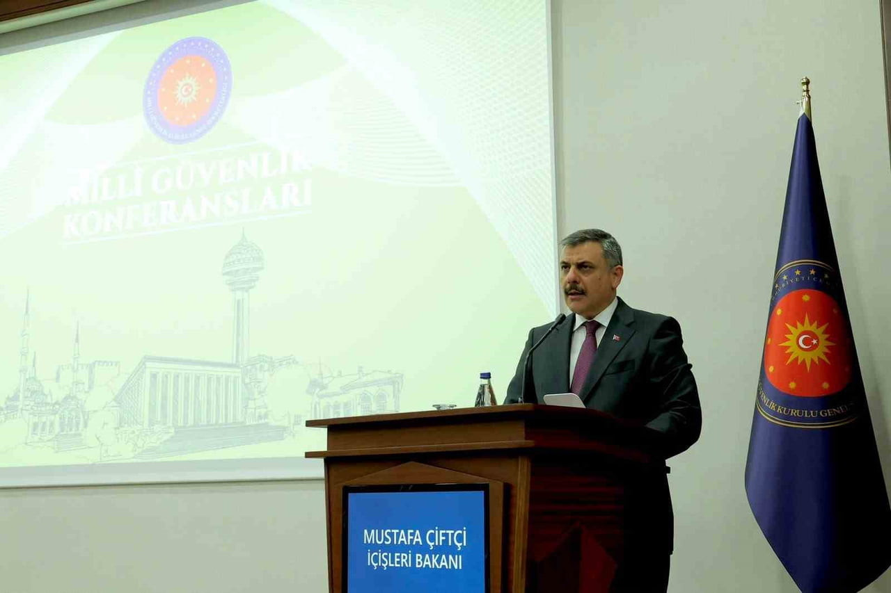 İÇİŞLERİ BAKANI MUSTAFA ÇİFTÇİ, "2026 YILINI ORGANİZE SUÇ ÖRGÜTLERİ VE UYUŞTURUCU İLE MÜCADELE...