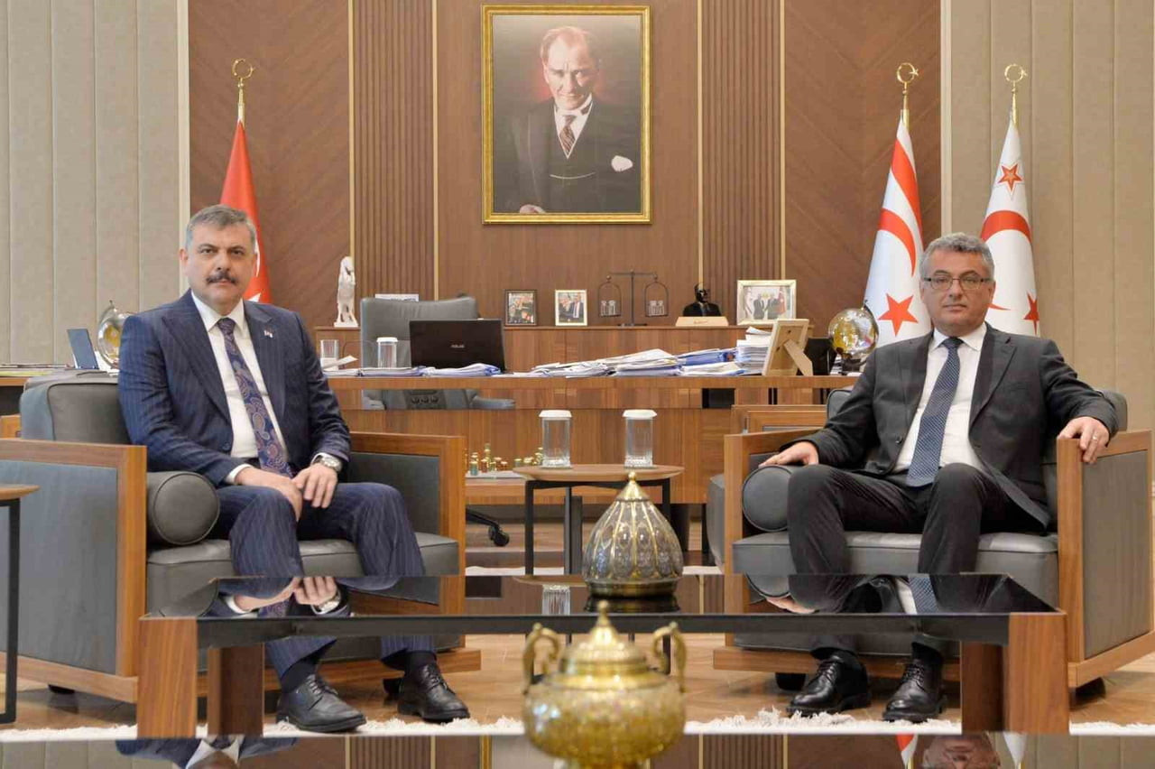 İÇİŞLERİ BAKANI MUSTAFA ÇİFTÇİ, RESMİ TEMASLAR İÇİN GELDİĞİ KUZEY KIBRIS TÜRK CUMHURİYETİ'NDE...