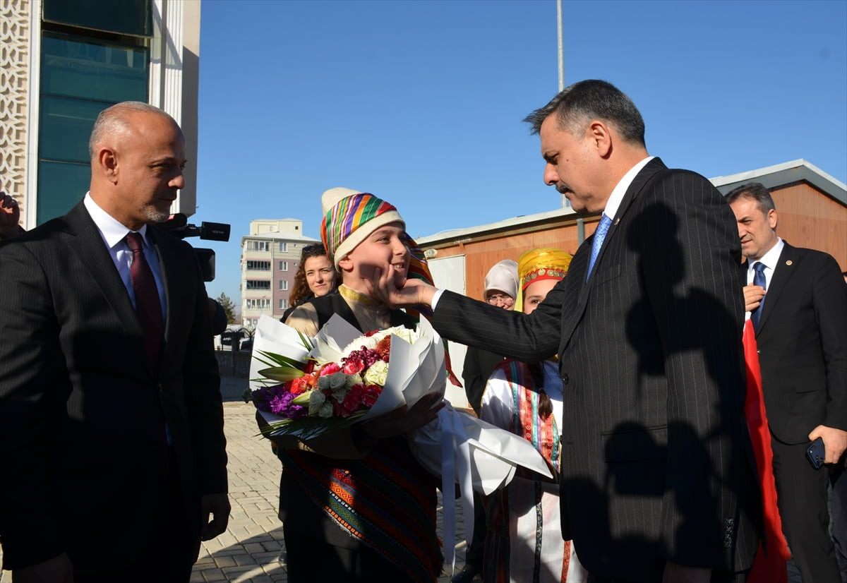 İçişleri Bakanı Mustafa Çiftçi (sağda), Kahramanmaraş'ın Afşin ilçesinde bazı temaslarda bulundu....