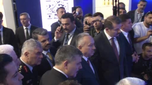 İçişleri Bakanı Mustafa Çiftçi, SAHA EXPO'da yerli ve milli ürünleri inceledi