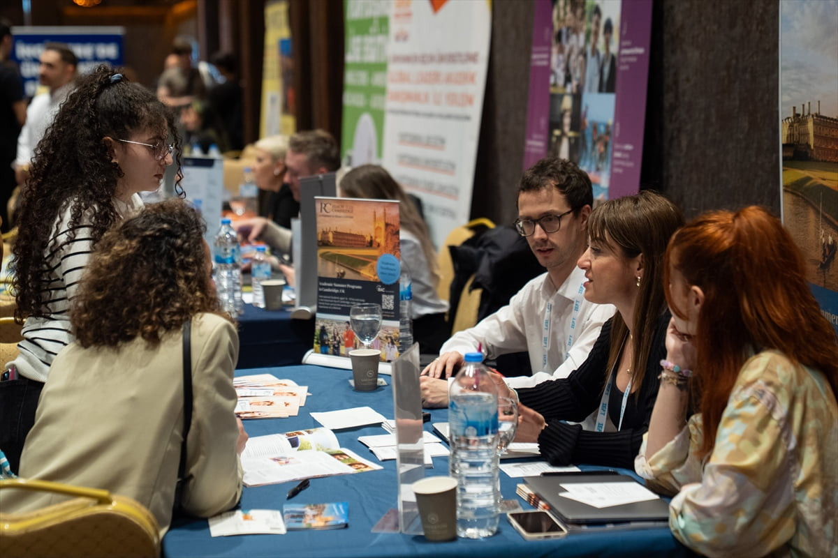 IEFT Yurt Dışı Eğitim Fuarı, Ankara'da yapıldı. Bu yıl 48'incisi düzenlenen ve İstanbul ile...