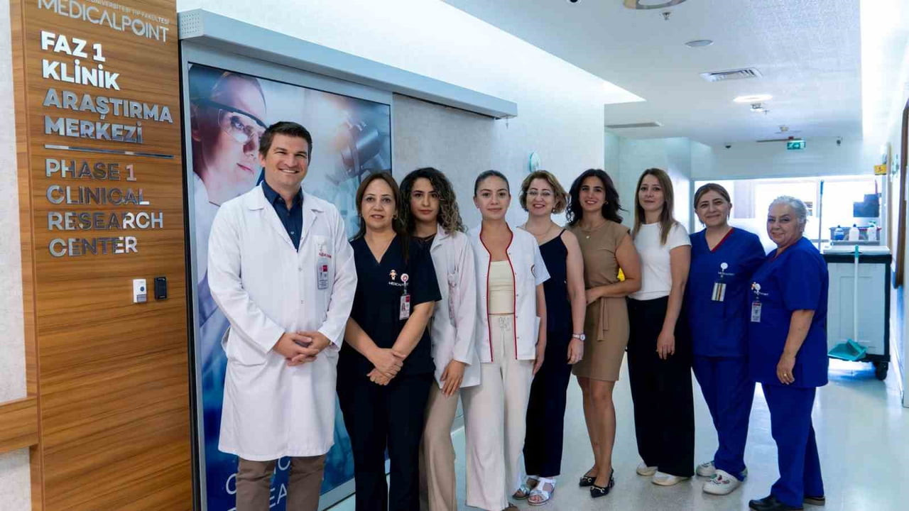 İEÜ MEDİCAL POİNT HASTANESİ FAZ 1 KLİNİK ARAŞTIRMA MERKEZİ KÜÇÜK HÜCRELİ AKCİĞER KANSERİ...