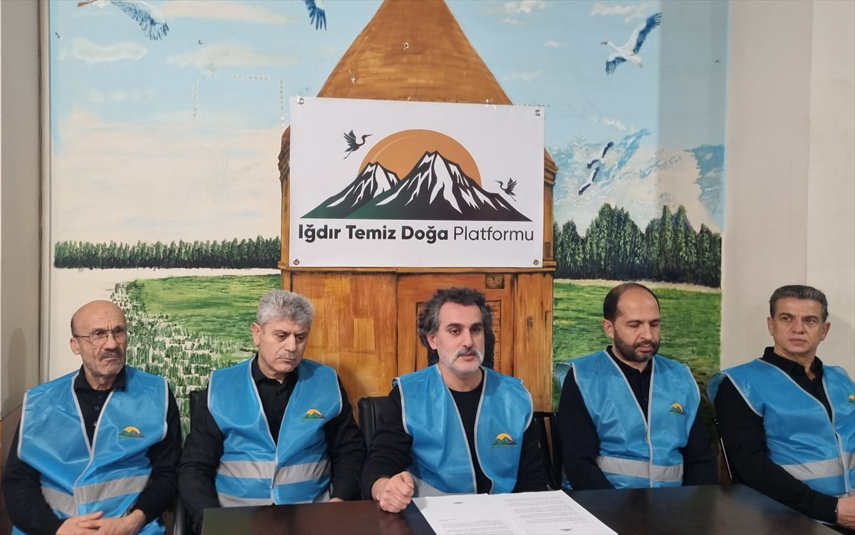 Iğdır Temiz Doğa Platformu, kentte son yıllarda ciddi boyutlara ulaşan hava kirliliğine dikkati...