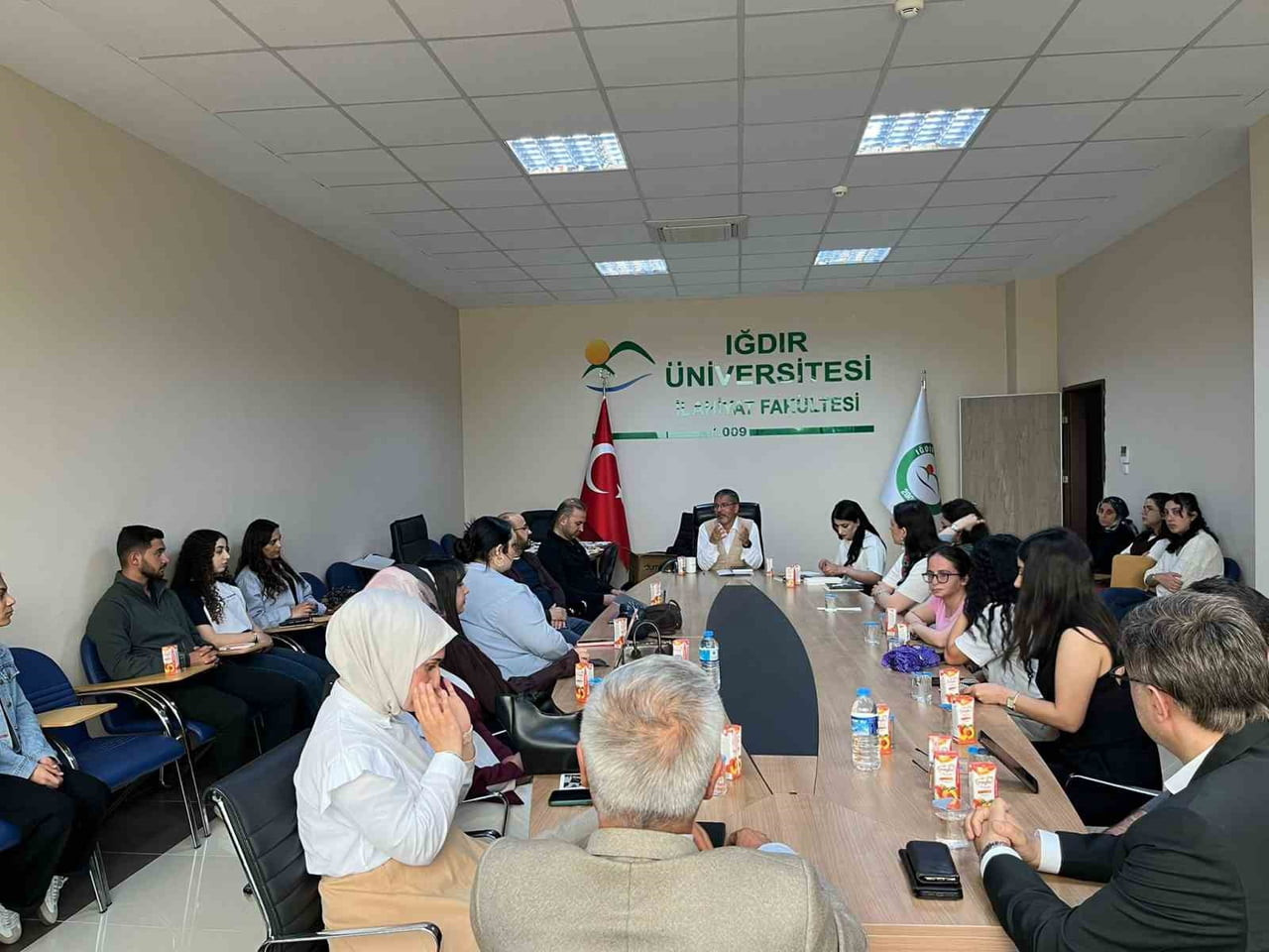 IĞDIR ÜNİVERSİTESİ’NDE KİTAP TAHLİLİ ETKİNLİĞİ DÜZENLENDİ