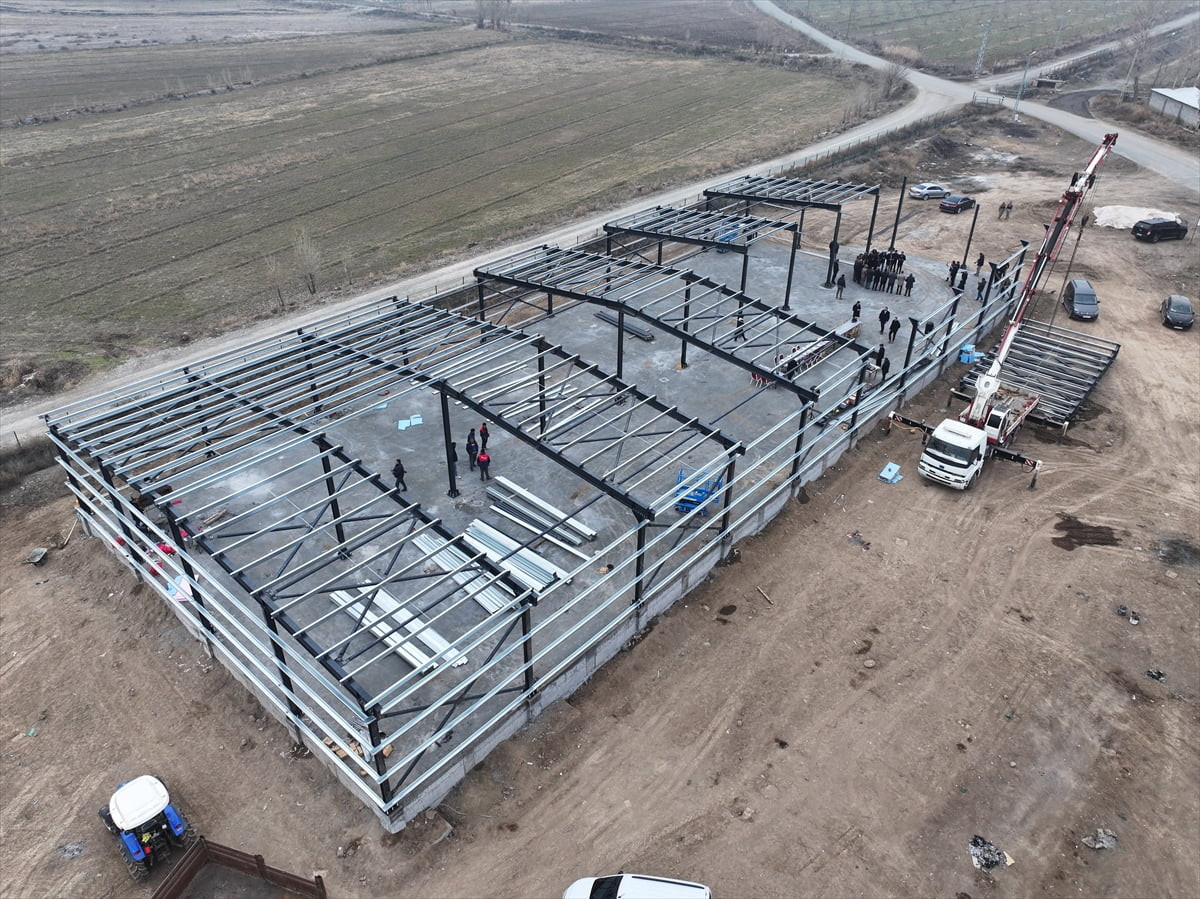 Iğdır Valiliği ve İl Özel İdaresince, Iğdır'da üretilen meyve ve sebzelerin daha uzun süre...