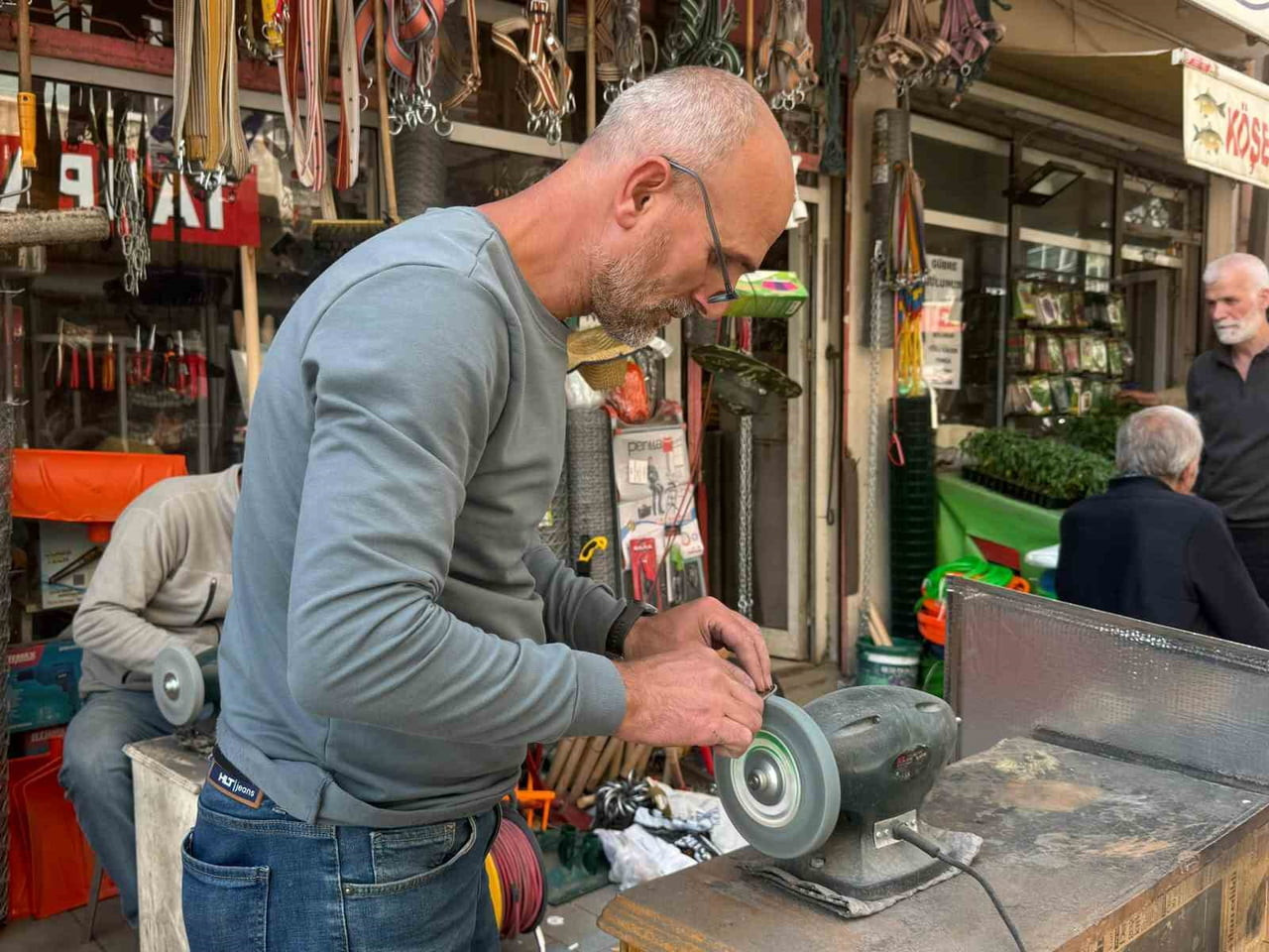 IĞDIR'DA KURBAN BAYRAMI ÖNCESİ BİLEYİCİLER İŞ BAŞINDA KEMAL TUZCU