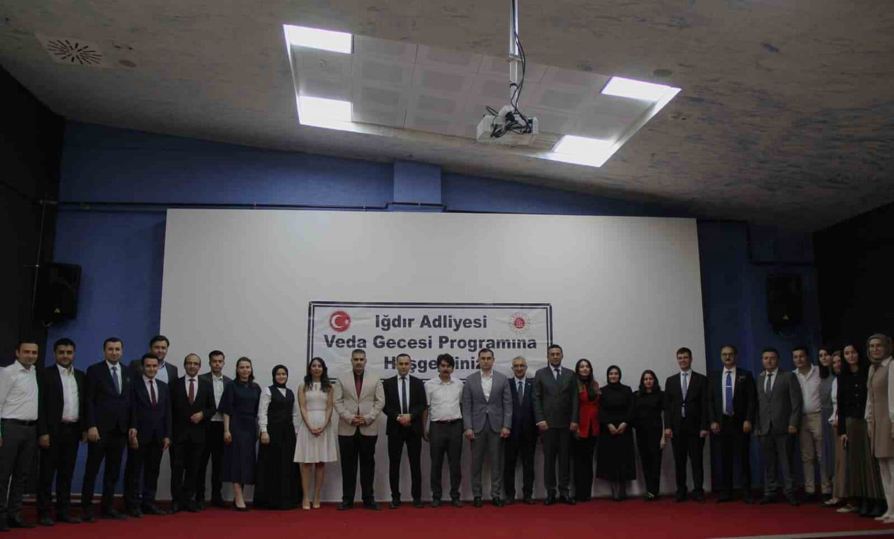 IĞDIR’DA GÖREV YERİ DEĞİŞEN HAKİM VE SAVCILAR İÇİN VEDA PROGRAMI DÜZENLENDİ