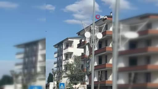 Iğdır’da inşaatın 4. katına çıkan şahsı polis ekipleri ikna etti