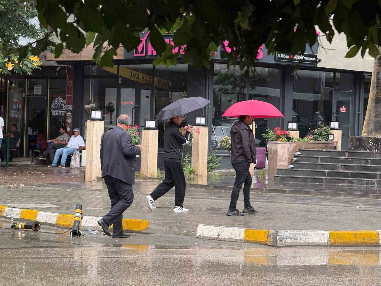 IĞDIR’DA SAĞANAK YAĞIŞ ETKİLİ OLDU
