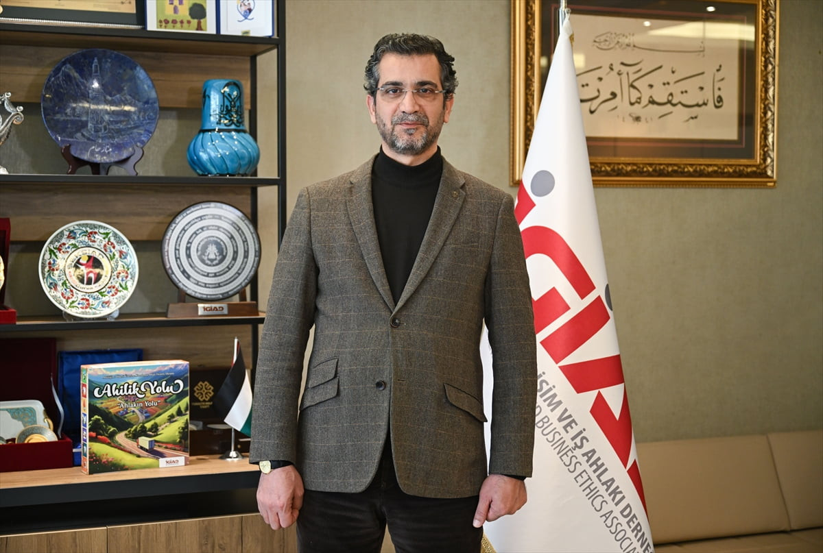 İGİAD Yönetim Kurulu Başkanı Hüseyin Akça, AA muhabirine açıklamalarda bulundu.