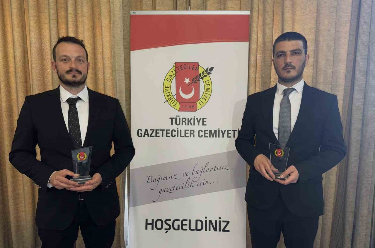 İHA MUHABİRLERİ AHMET FARUK SARIKOÇ VE İSMAİL COŞKUN