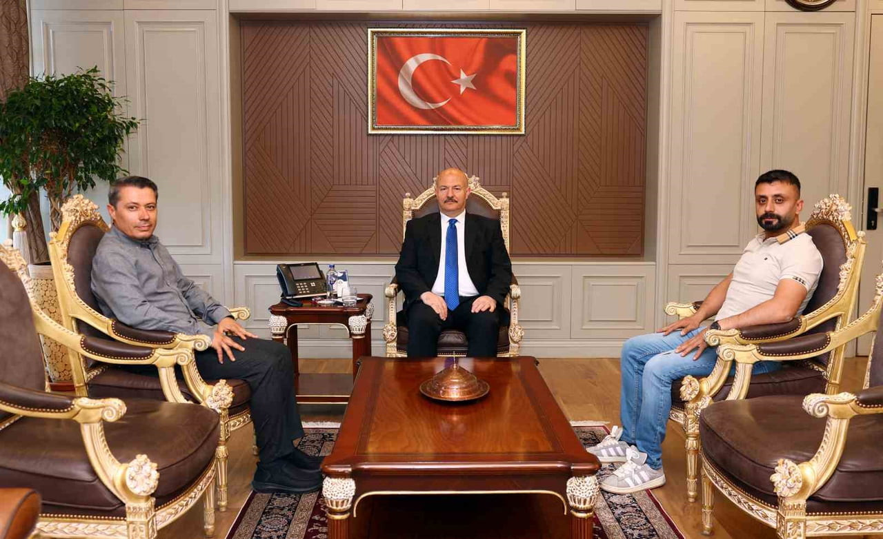 İHLAS HABER AJANSI (İHA) ADIYAMAN MUHABİRİ CİHAN KİZİR İLE TRT HABER ADIYAMAN MUHABİRİ AHMET...